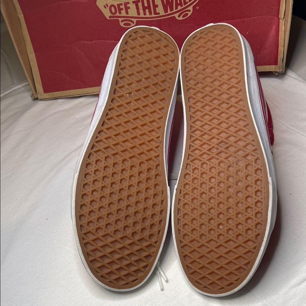 Vans High-Tops Red and White - Picture 5 of 6